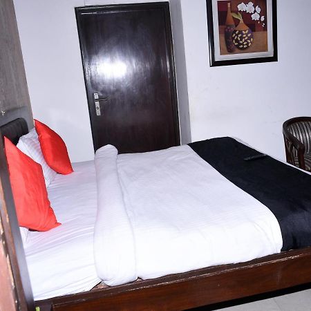 Hotel Flora Inn Gurgaon Exterior photo