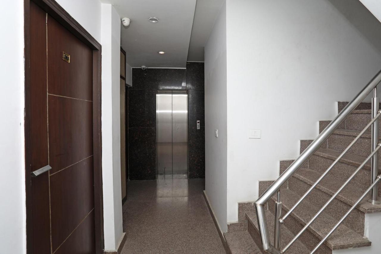 Hotel Flora Inn Gurgaon Exterior photo